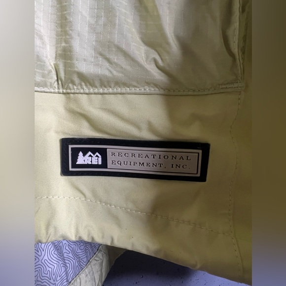 REI Recreational Equipment Women’s Rain Jacket in Yellow/Green.  Size XL - Picture 10 of 12
